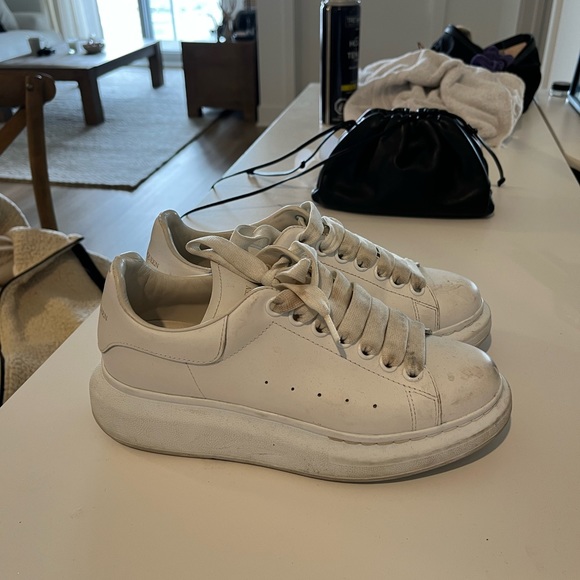 Alexander McQueen white oversized sneaker size 37 - Picture 2 of 6